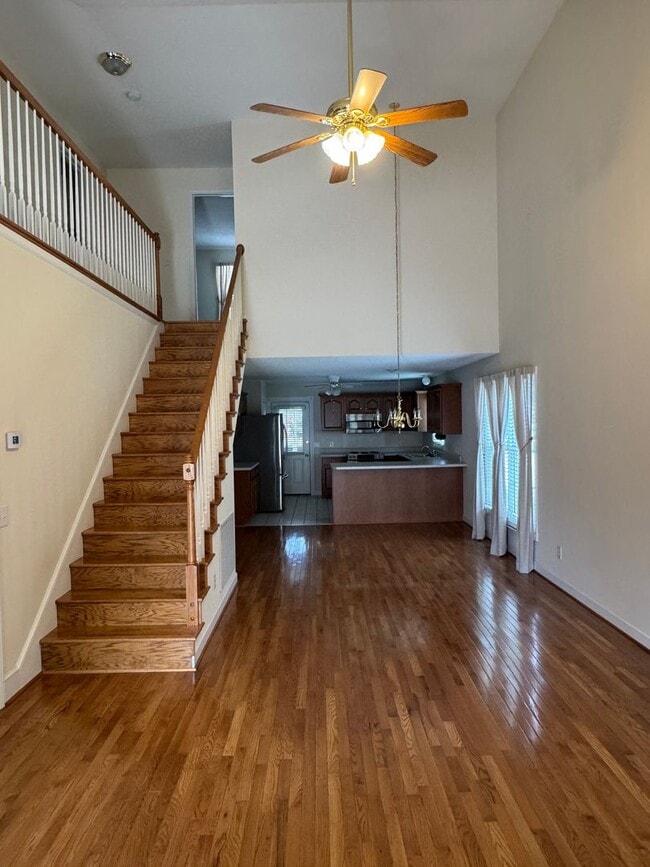 Building Photo - Charming Updated Townhouse in Bristol, VA