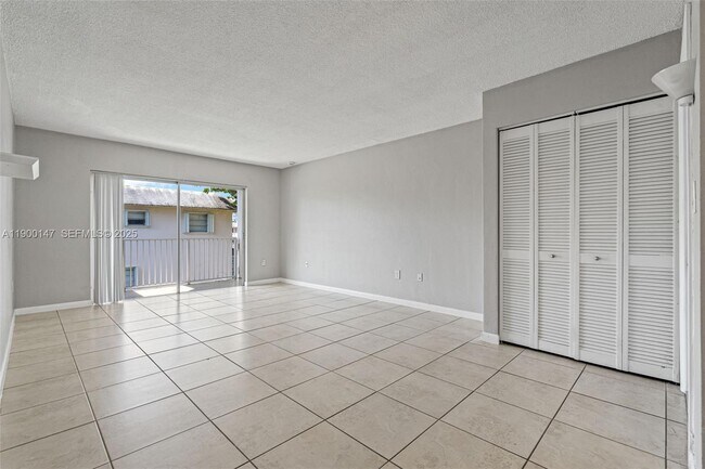 Building Photo - 7330 SW 82nd St