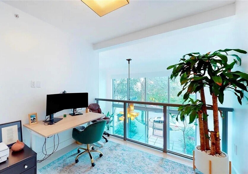 Building Photo - 6000 Collins Ave