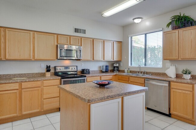 Building Photo - 1209 W Crystal Palace Pl