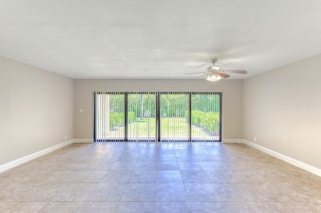 Building Photo - 660 Coventry St