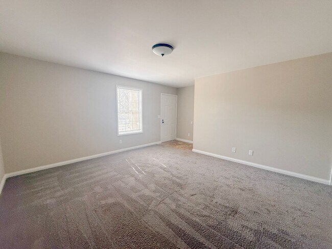 Building Photo - 42 Eastgate Cir