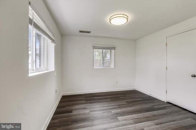 Building Photo - 4503 Traymore St