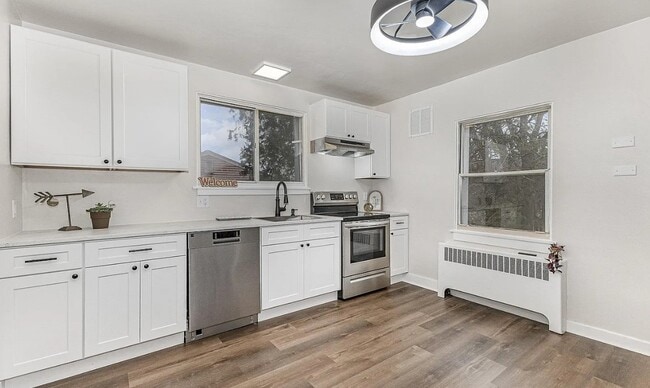 Building Photo - 536 Lansvale St