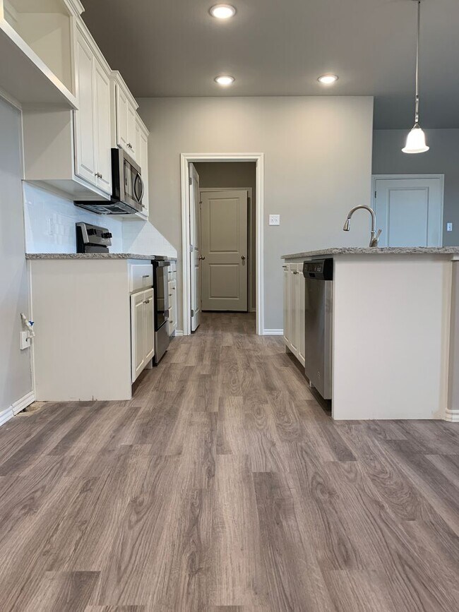 Building Photo - DB 1219 Preston Trails