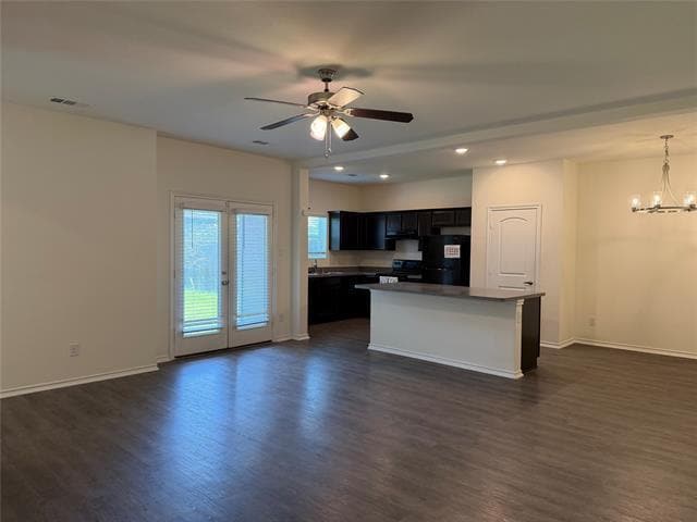 Building Photo - 2237 Diamond Dr