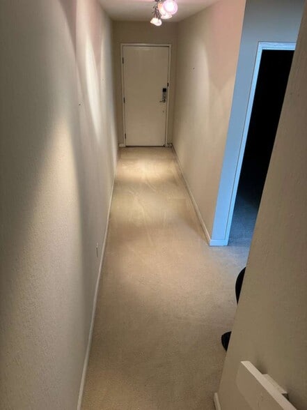 Building Photo - 7 Embarcadero W