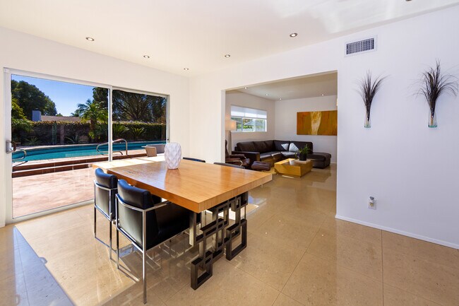 Building Photo - 17548 Marilla St