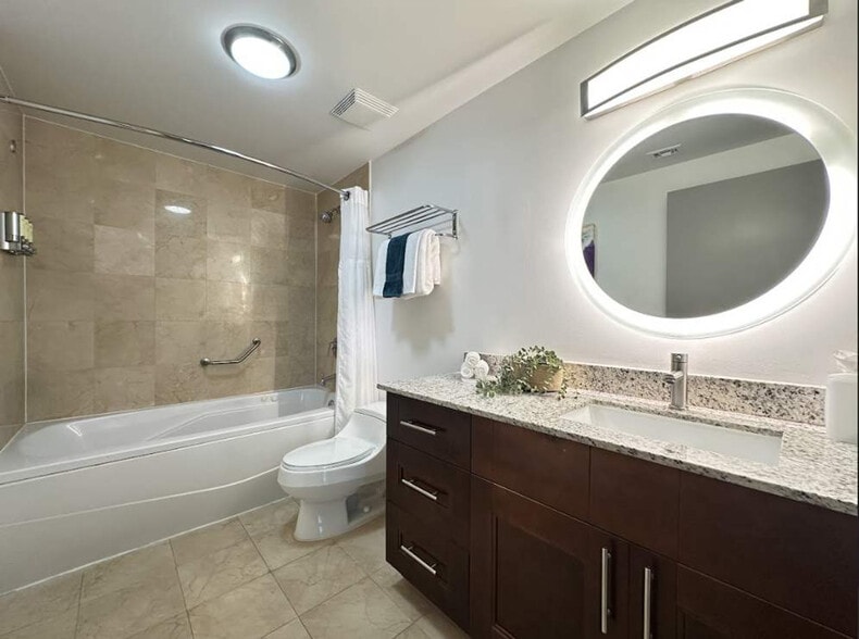 Building Photo - 2889 McFarlane Rd