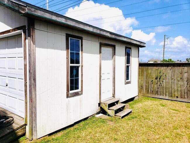 Building Photo - 7370 Royal Meadows Cir