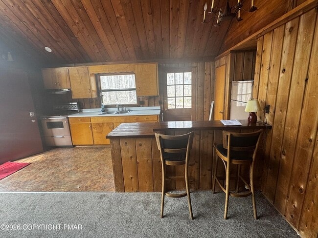 Building Photo - 174 Sweet Briar Rd