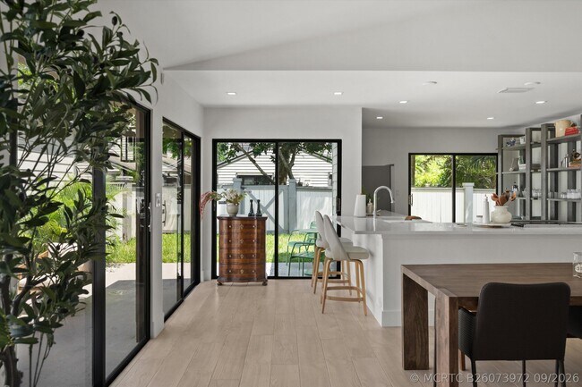 Building Photo - 2515 Bedford Mews Dr