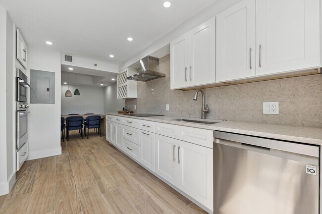 Building Photo - 4600 S Ocean Blvd