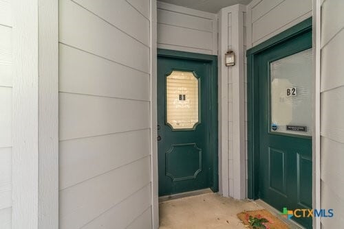 Building Photo - 1005 N LBJ Dr