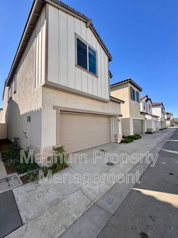 Building Photo - 25147 Hunter Ave