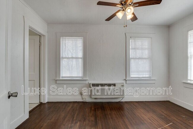 Building Photo - 119 NW 27th St