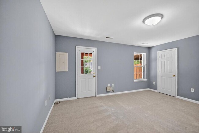 Building Photo - 13117 Kidwell Field Rd