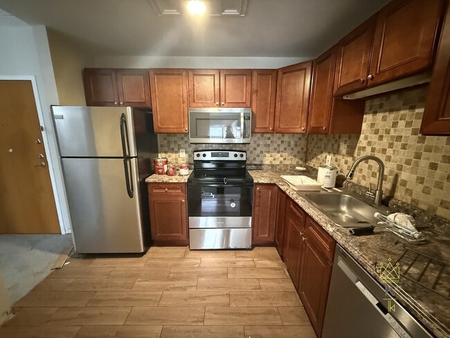 Building Photo - 14 Heron St