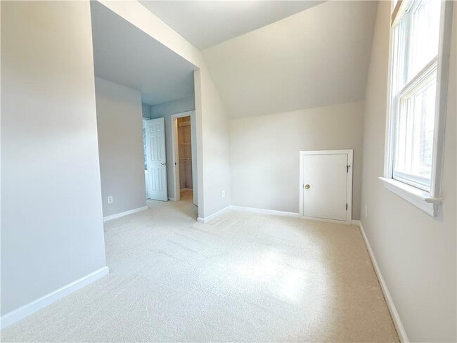 Building Photo - 3500 Millwater Crossing NE