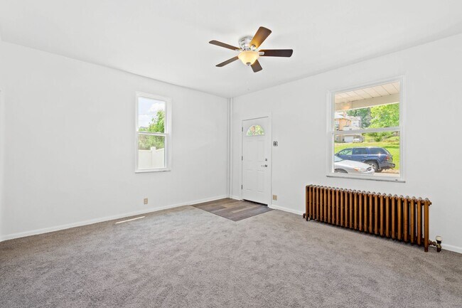 Building Photo - AVAILABLE APRIL 1ST, don't miss this BEAUTIFUL 3-Bedroom Home in Clairton!