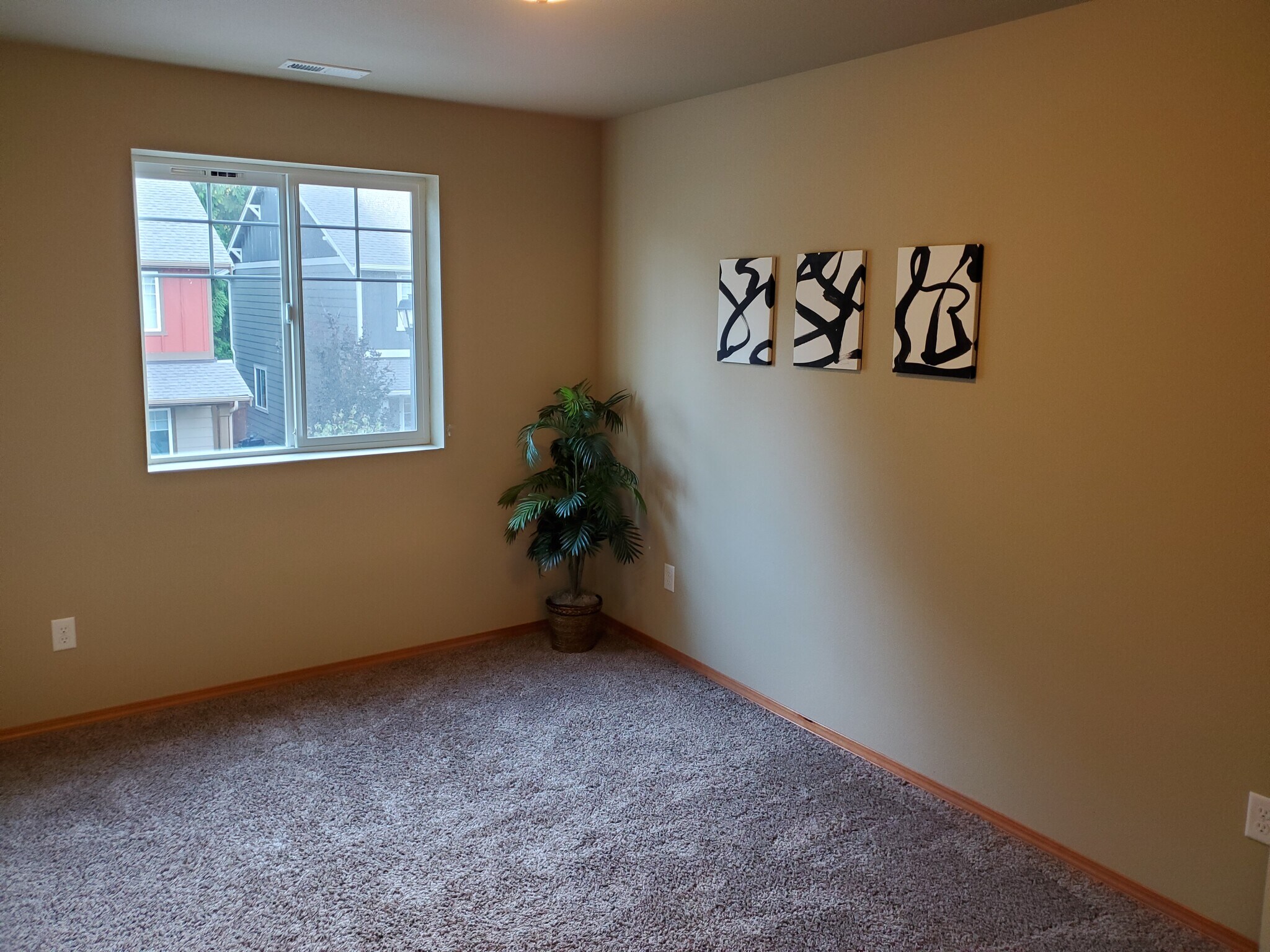 Building Photo - 176 N Township St