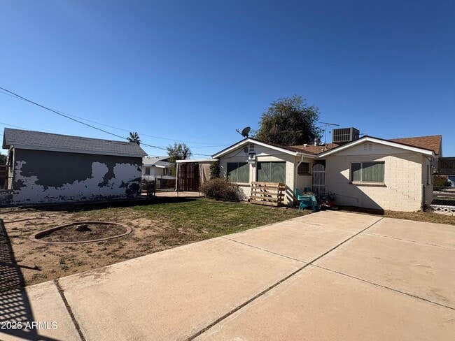 Building Photo - 12819 N 111th Dr