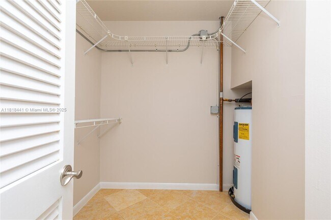 Building Photo - 2715 N Ocean Blvd