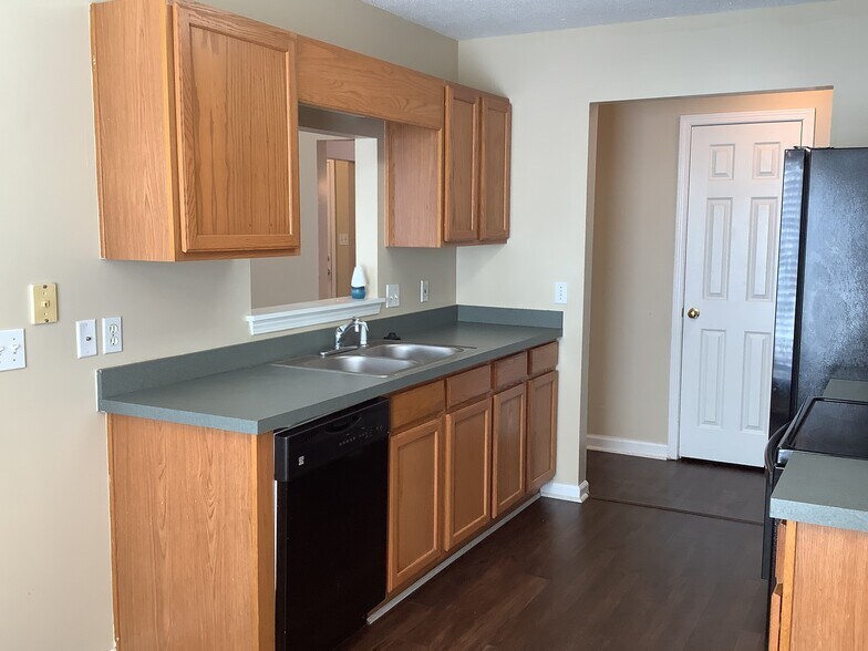 Building Photo - 249 Longleaf Cir