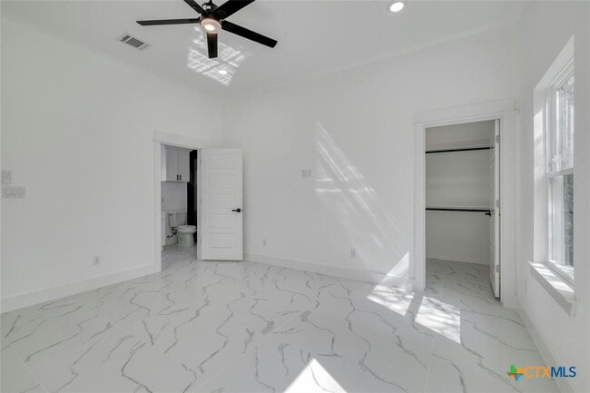 Building Photo - 121 Diamond Head Dr