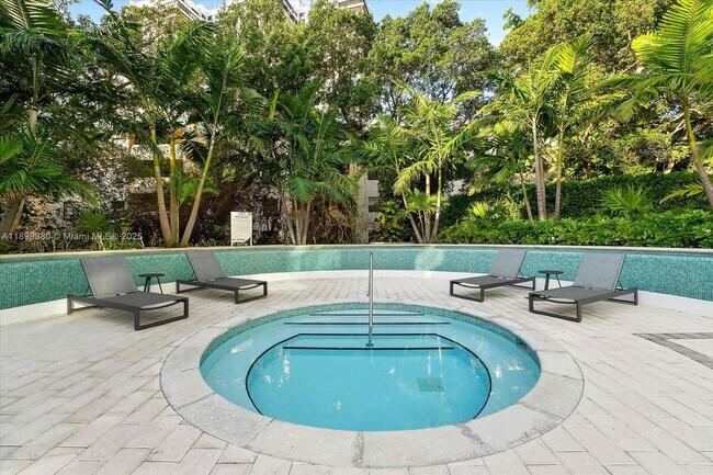Building Photo - 2127 Brickell Ave