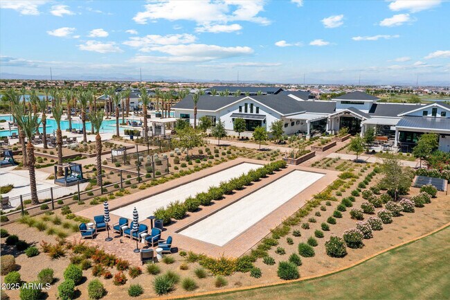 Building Photo - 11138 N San Clemente St