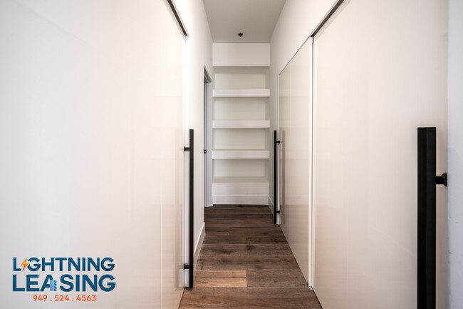 Building Photo - 8811 Burton Way