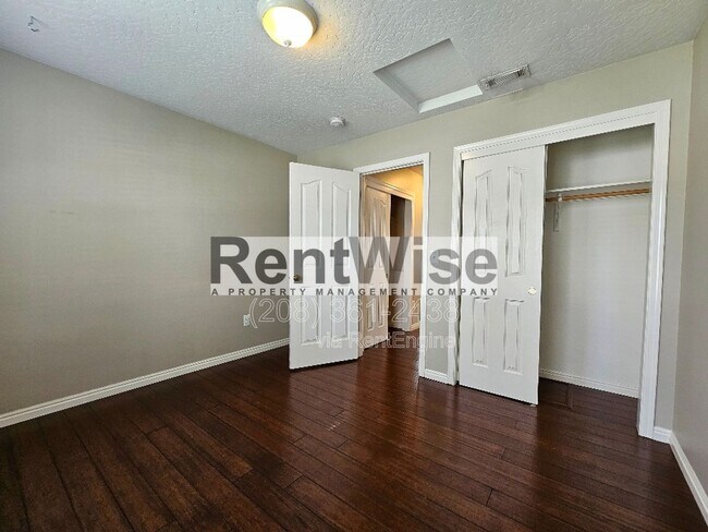 Building Photo - 13307 W Satinleaf Dr