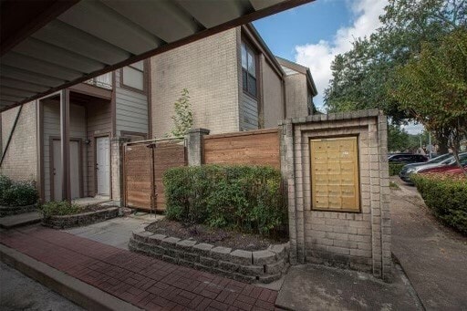 Building Photo - 8293 Sands Point Dr