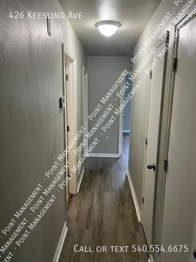 Building Photo - 426 Keesling Ave