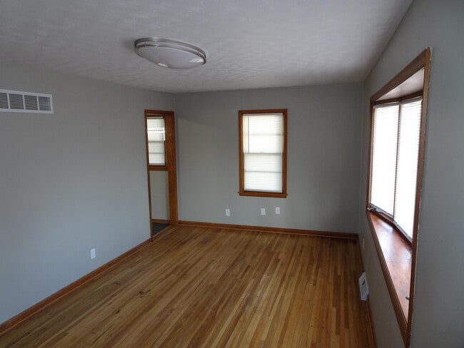 Building Photo - 6539 Kerman Dr