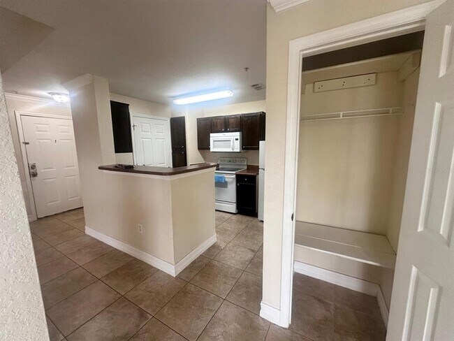 Building Photo - 3702 Palm Desert Ln