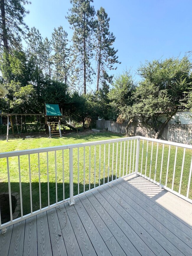 Building Photo - Suncrest Rental!