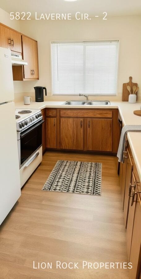 Building Photo - 5822 Laverne Cir N