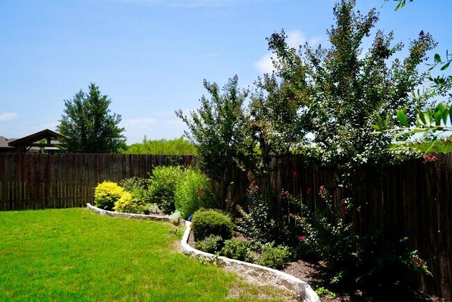 Building Photo - 408 Wincliff Dr