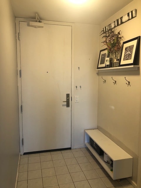 Building Photo - 4343 N Clarendon Ave