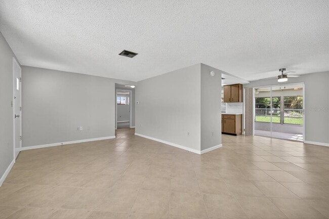 Building Photo - 7725 Summertree Ln