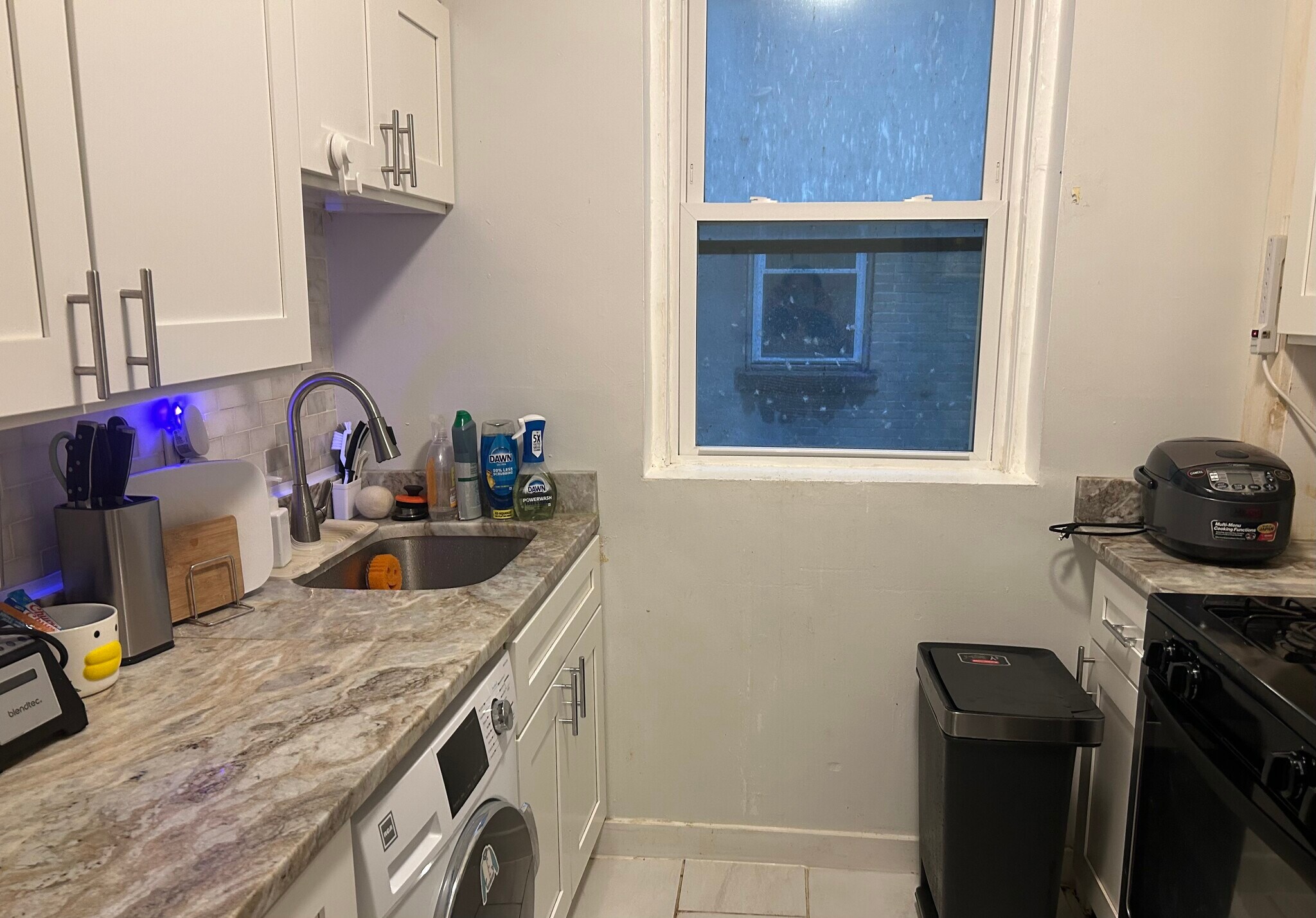 Building Photo - 86 Glenville Ave