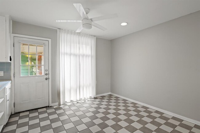 Building Photo - 5212 Berkman Dr