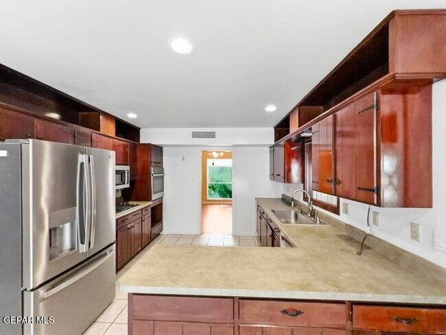 Building Photo - 9000 Rancich St