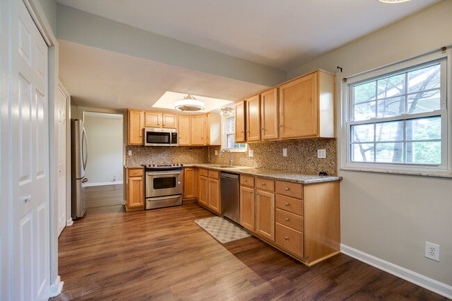 Building Photo - 5781 King Arthur Dr