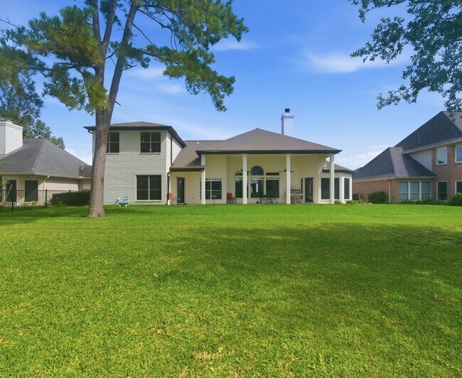 Building Photo - 108 Somerton Dr