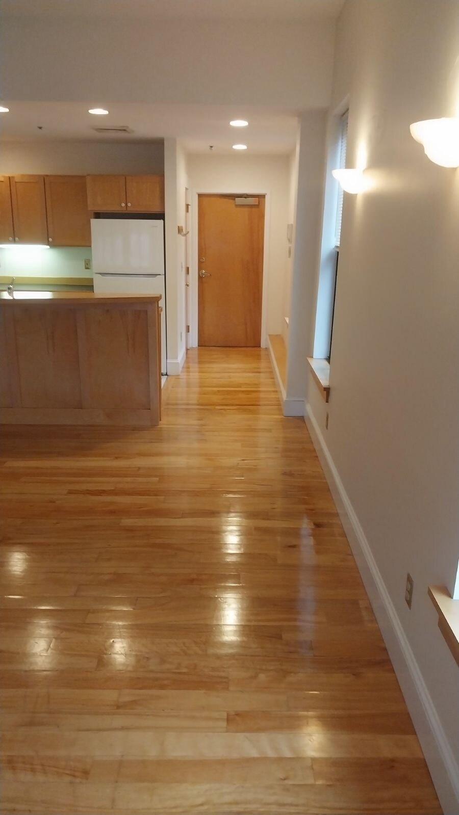 Building Photo - 135 Main St