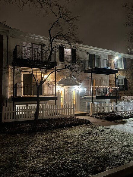 Building Photo - 1440 Slade Ave