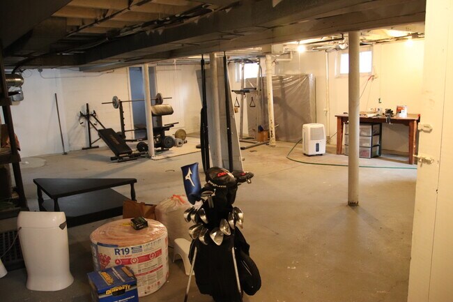 Building Photo - 2034 Warren Rd